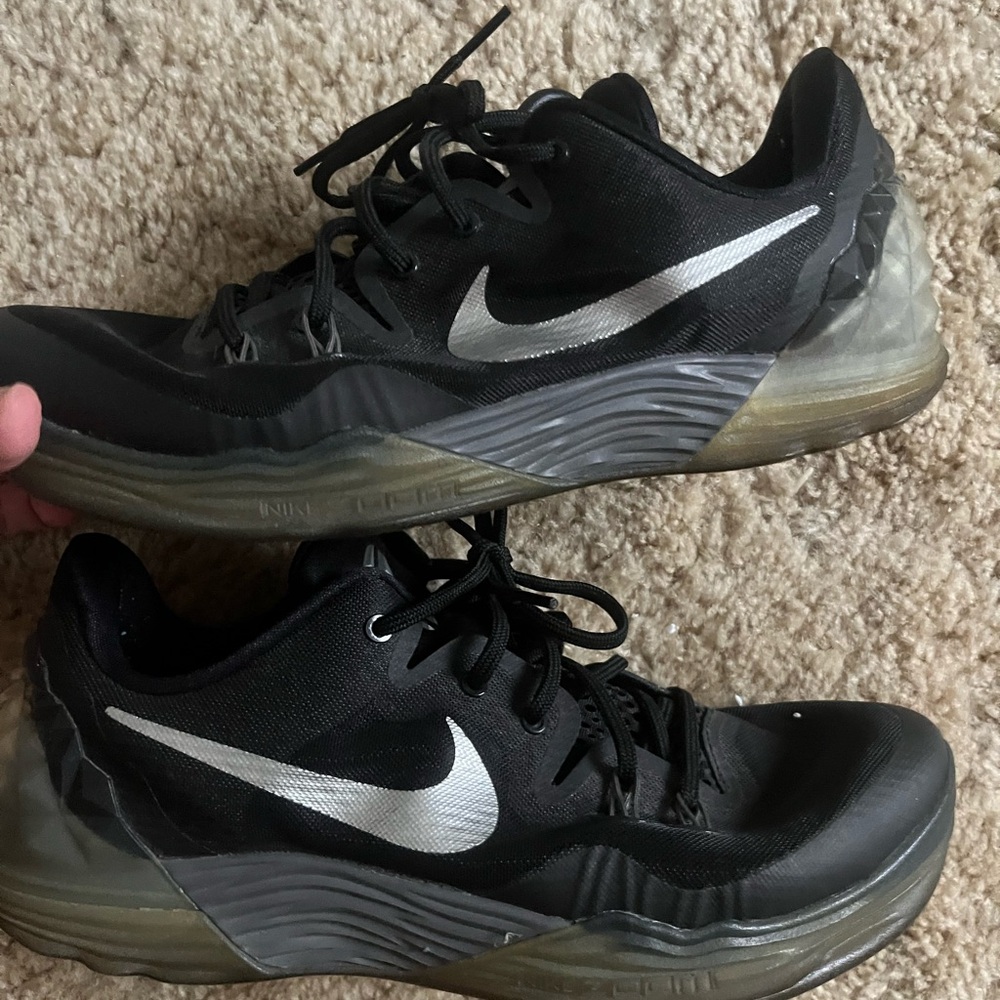 Nike basketball Kobe Bryant shoes size 10 used men